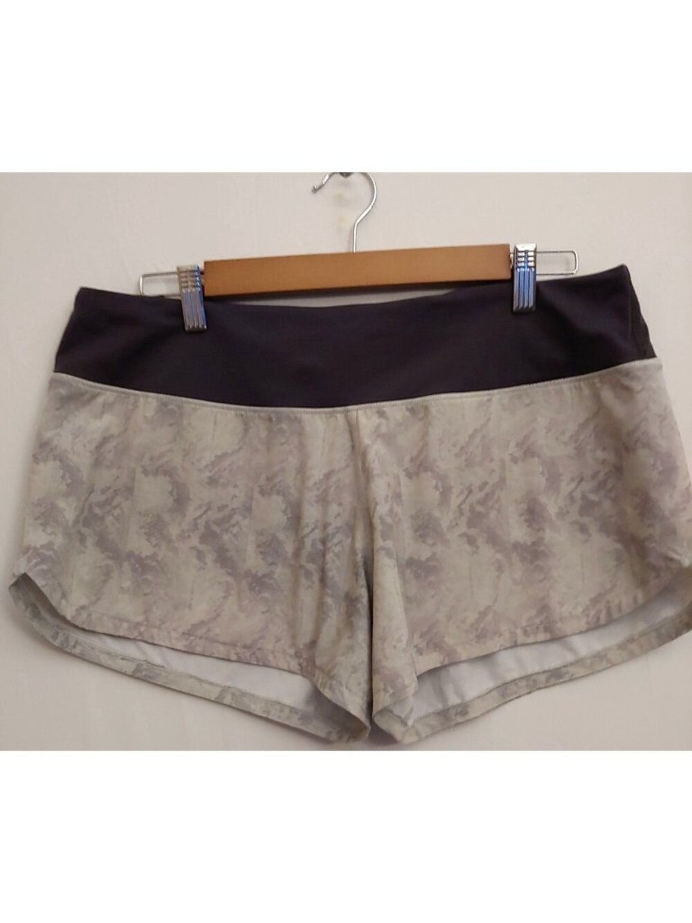 Vuori Omni Performance Shorts Activewear Athleisure Medium